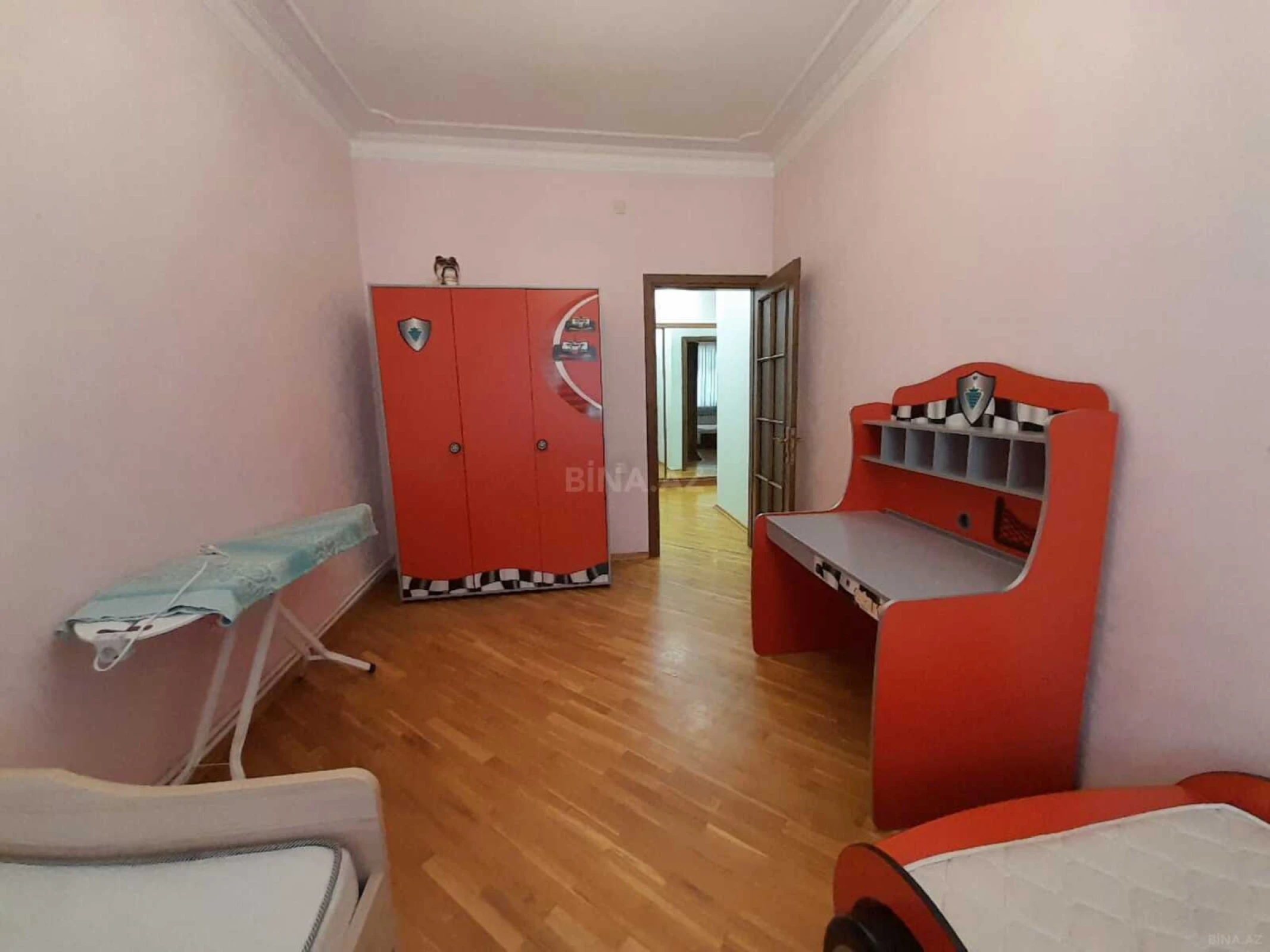 Kirayə verilir 3 otaqlı mənzil 135 m²