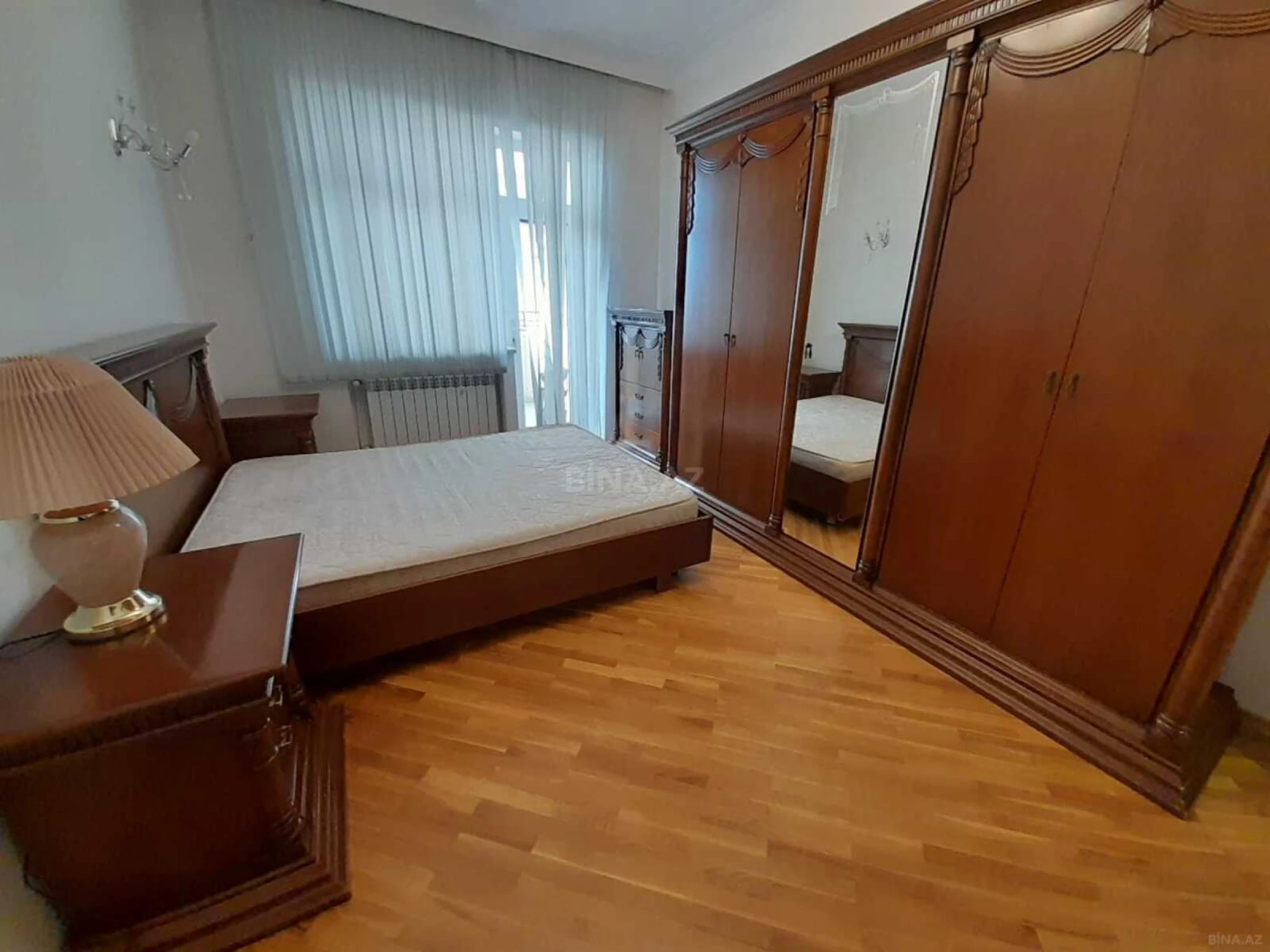 Kirayə verilir 3 otaqlı mənzil 135 m²