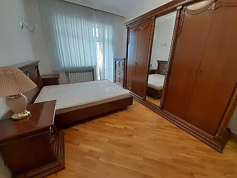 Kirayə verilir 3 otaqlı mənzil 135 m²
