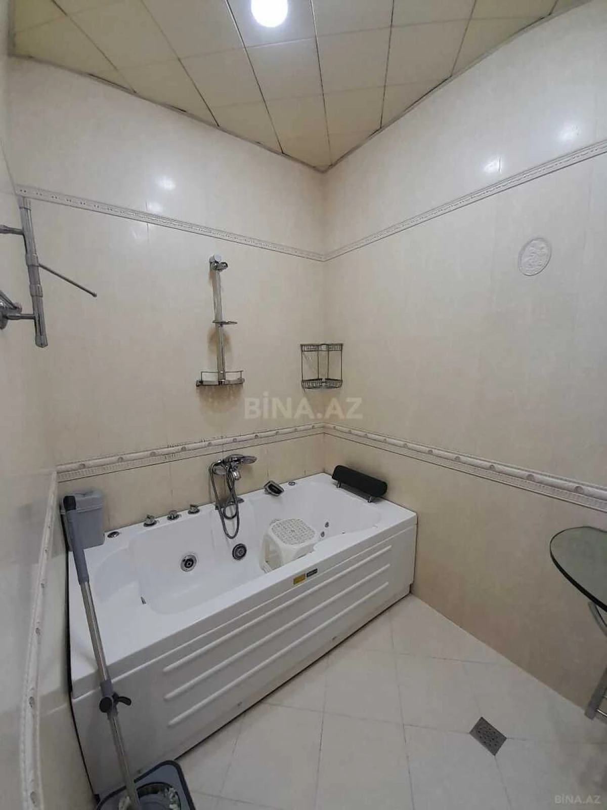 Kirayə verilir 3 otaqlı mənzil 135 m²