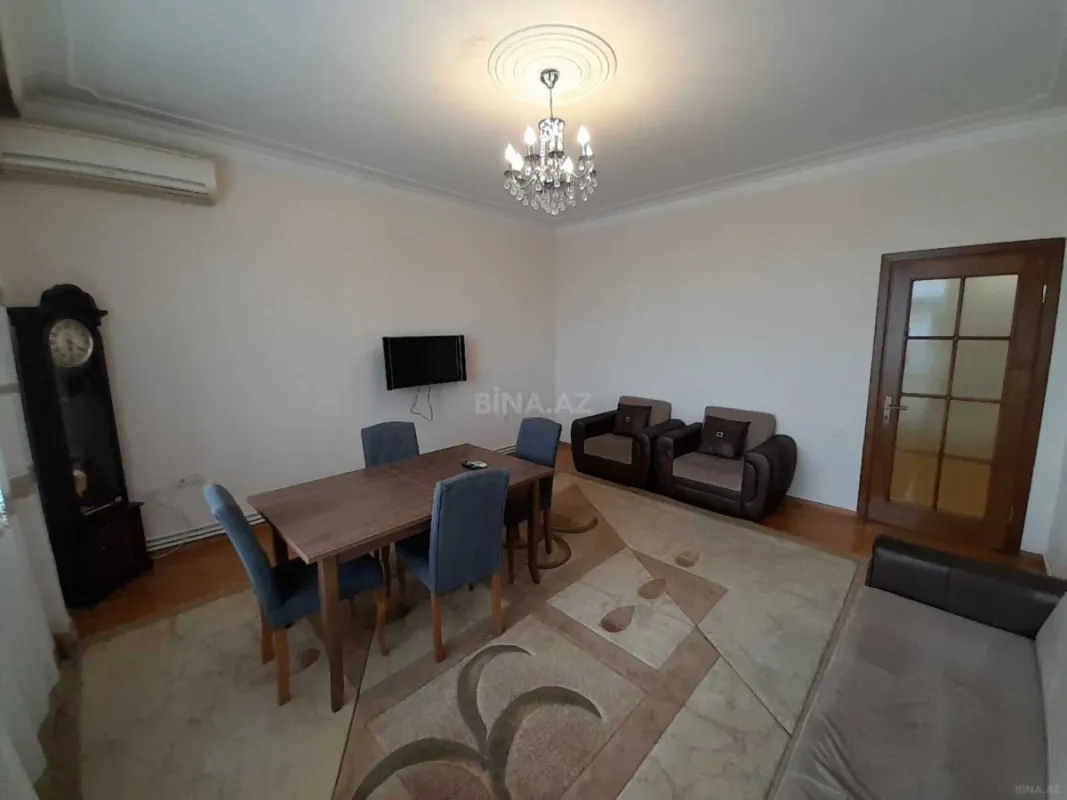 Kirayə verilir 3 otaqlı mənzil 135 m²