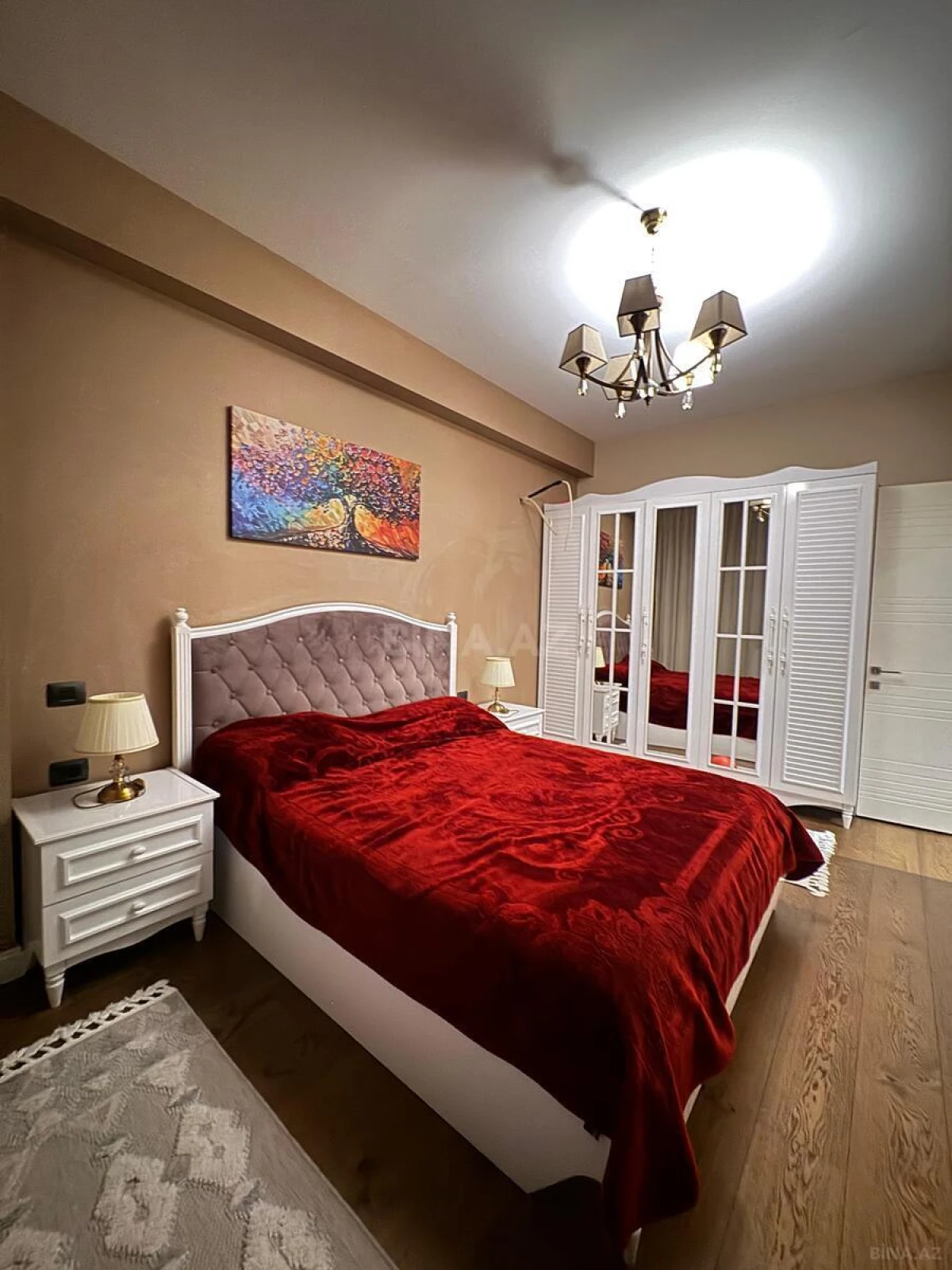 Satılır 3 otaqlı mənzil 138 m²