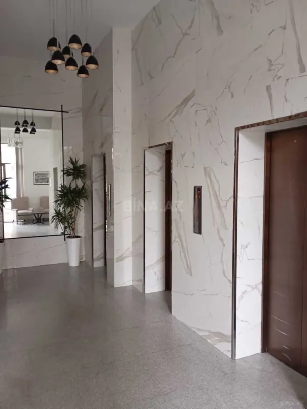 Satılır 3 otaqlı mənzil 138 m²