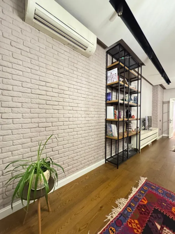 Satılır 3 otaqlı mənzil 138 m²