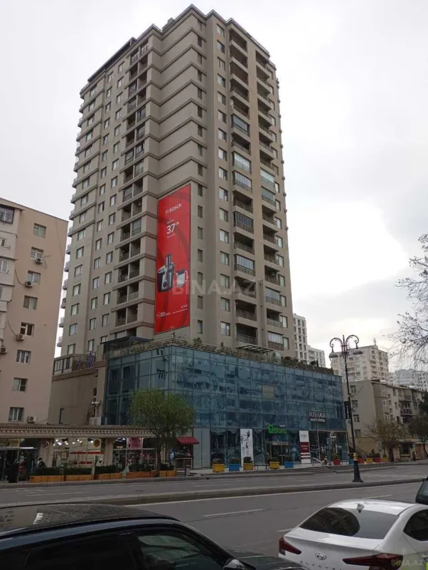 Satılır 3 otaqlı mənzil 138 m²
