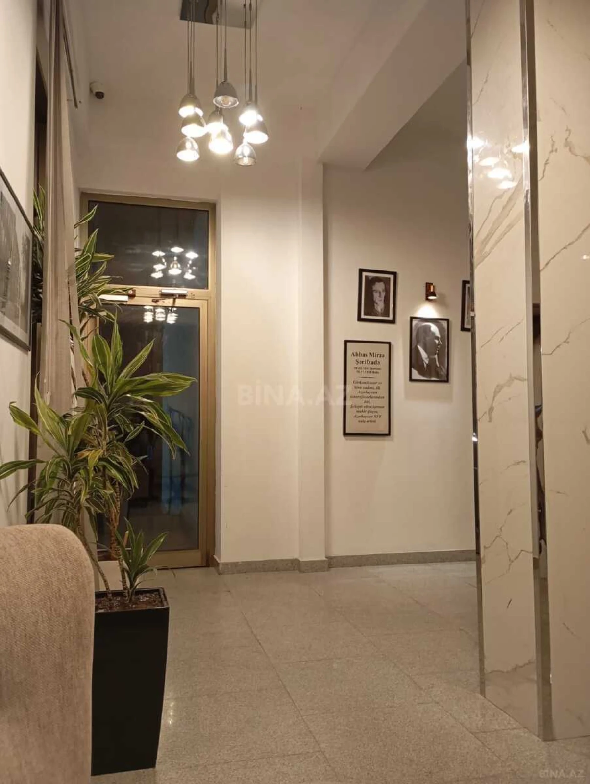 Satılır 3 otaqlı mənzil 138 m²