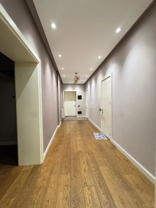 Satılır 3 otaqlı mənzil 138 m²