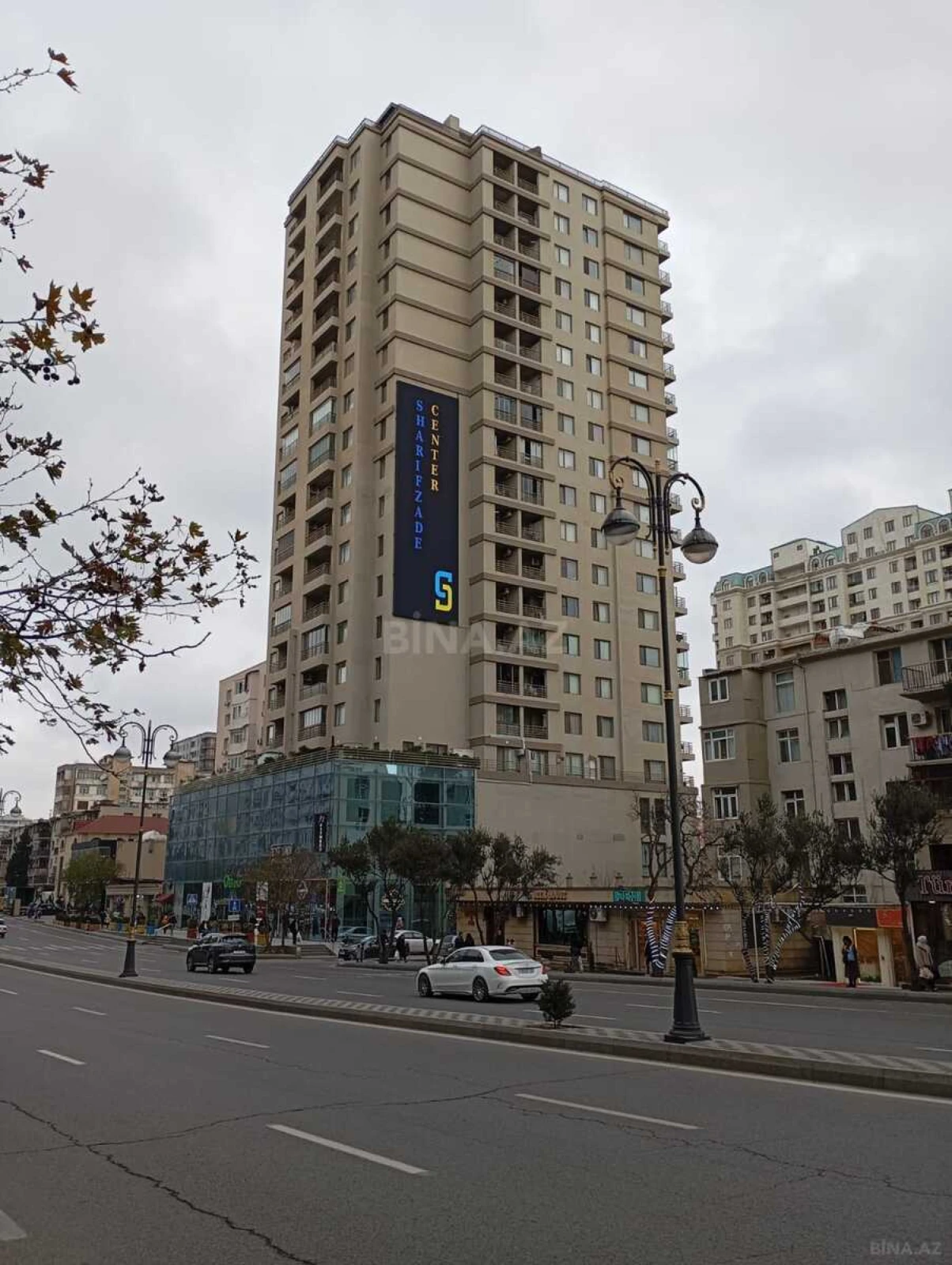 Satılır 3 otaqlı mənzil 138 m²