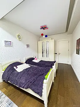 Satılır 3 otaqlı mənzil 138 m²