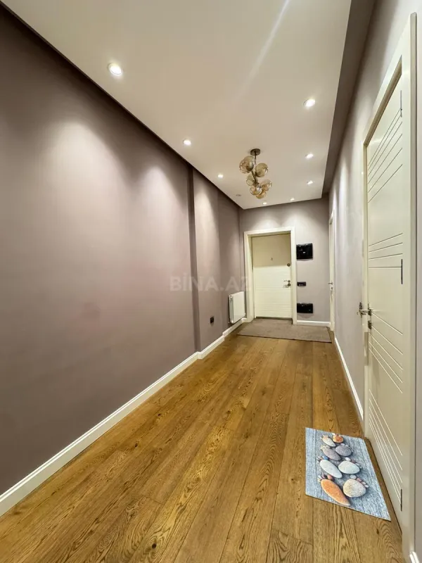 Satılır 3 otaqlı mənzil 138 m²