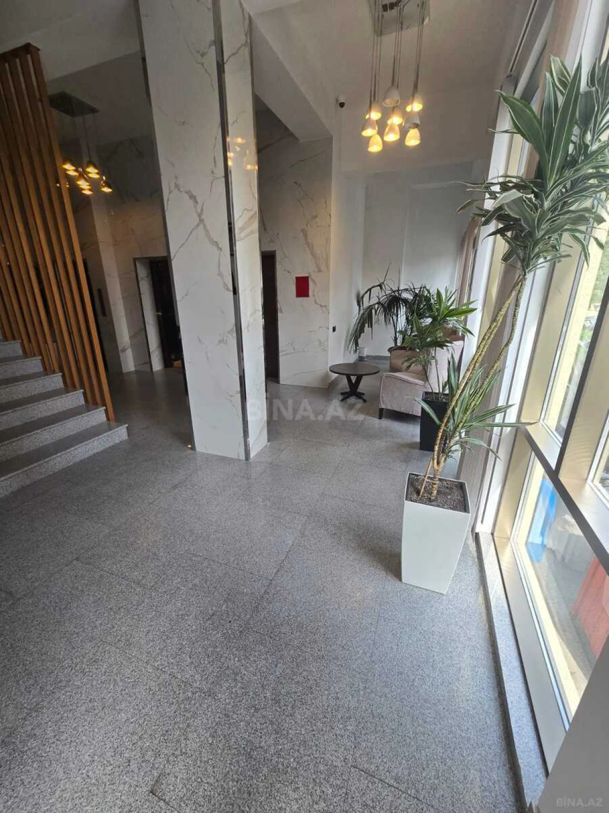 Satılır 3 otaqlı mənzil 138 m²