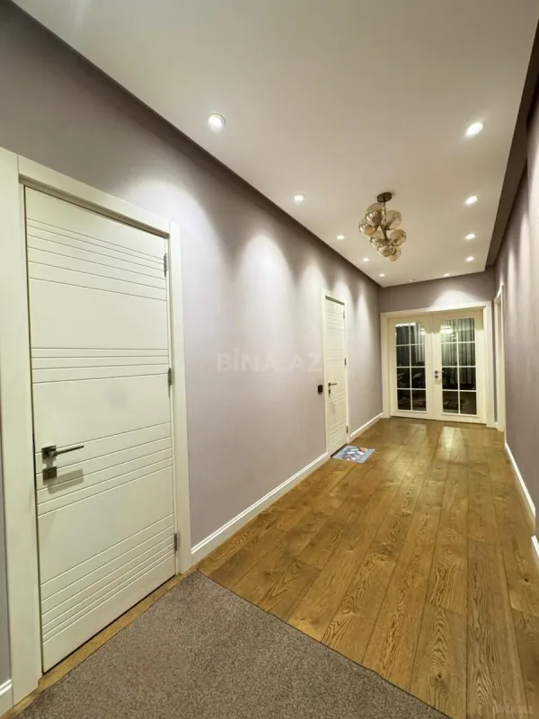 Satılır 3 otaqlı mənzil 138 m²