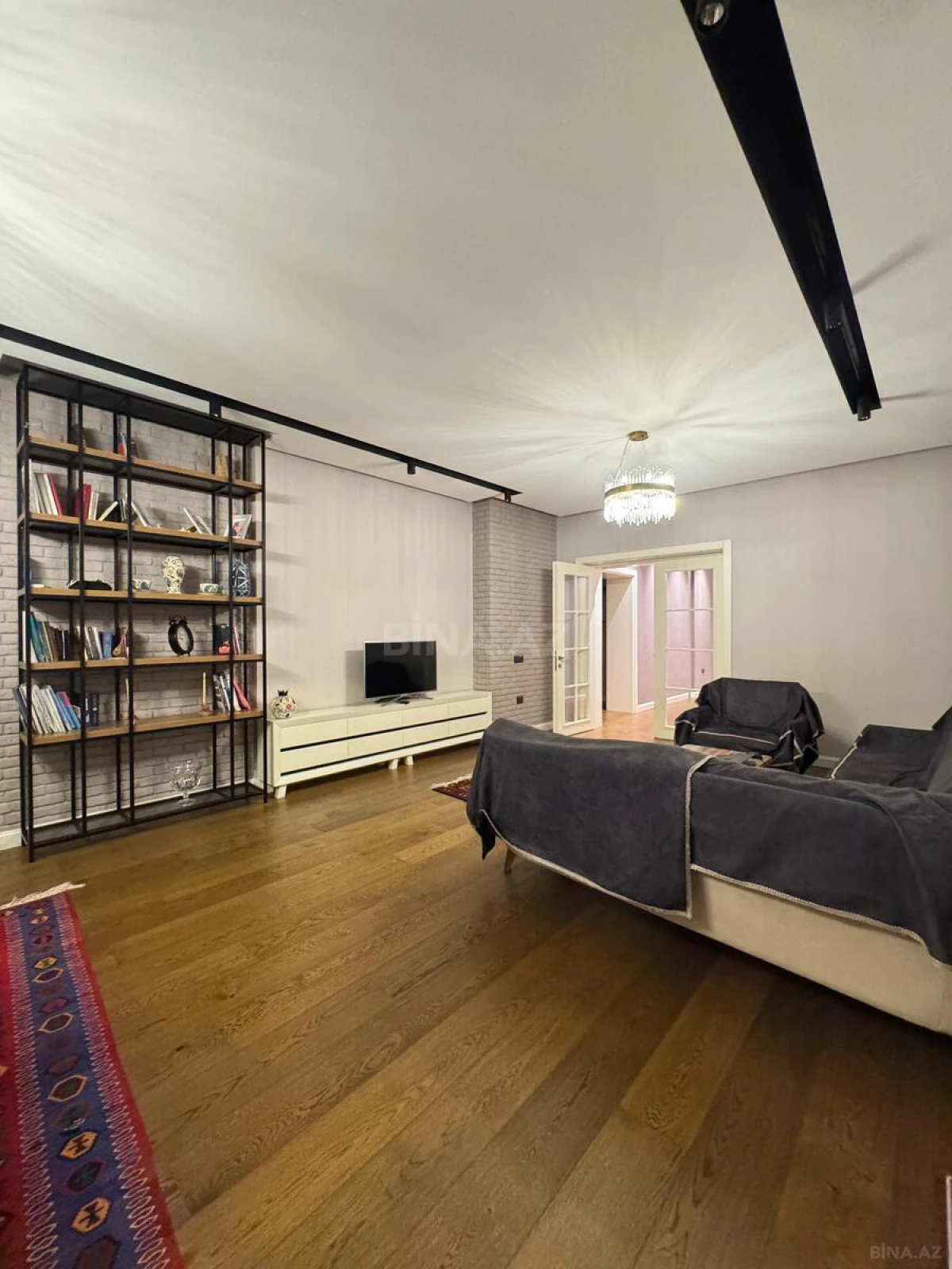Satılır 3 otaqlı mənzil 138 m²