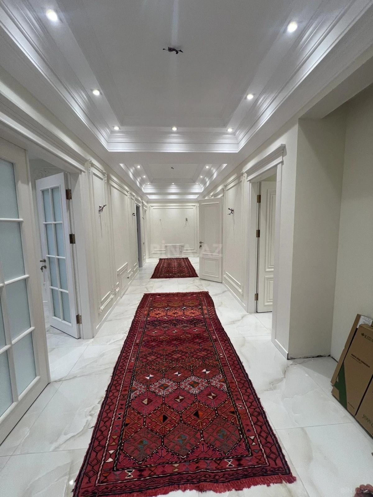 Satılır 5 otaqlı mənzil 193 m²