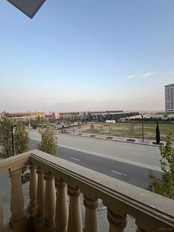 Satılır 5 otaqlı mənzil 193 m²