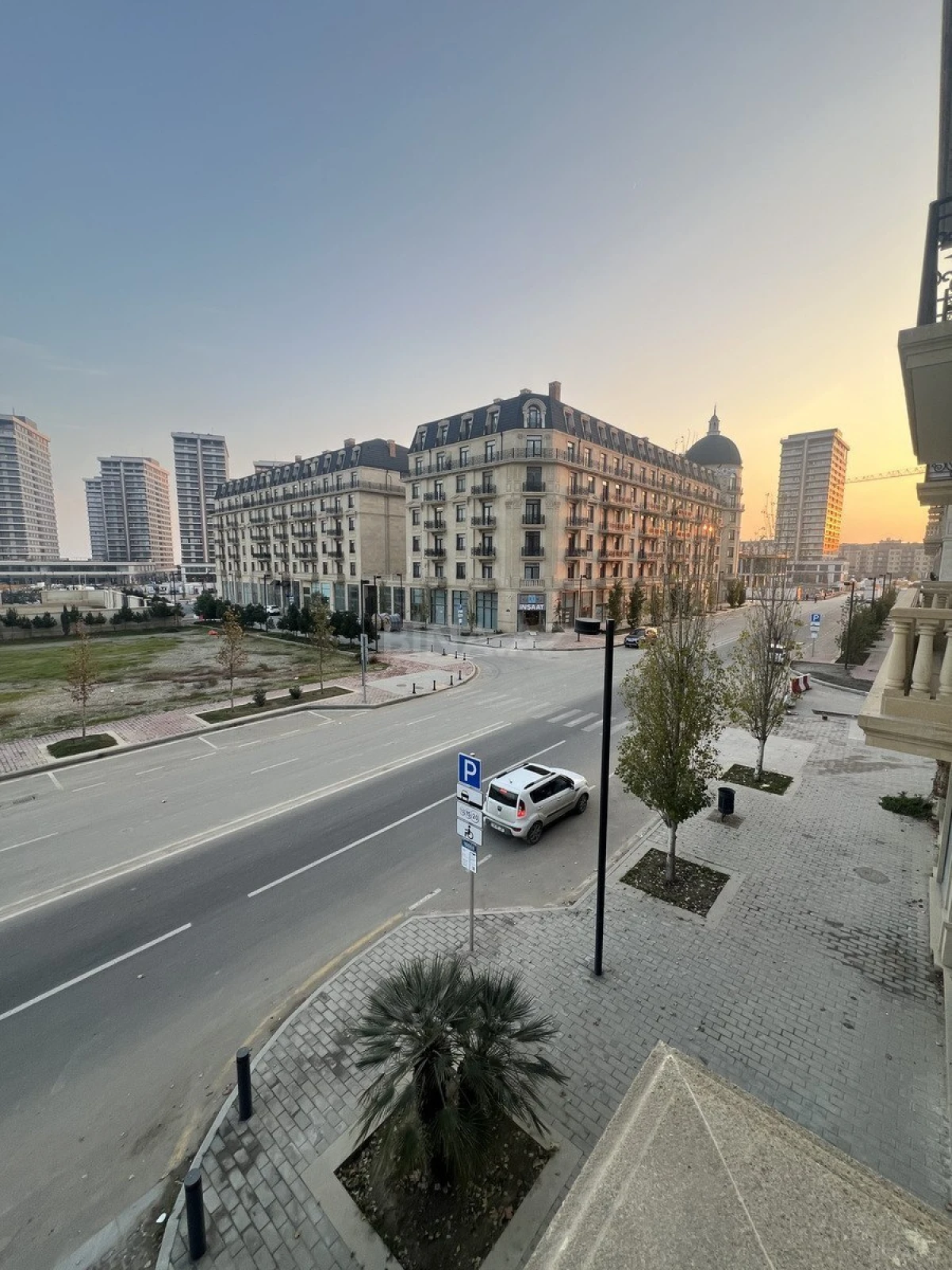 Satılır 5 otaqlı mənzil 193 m²