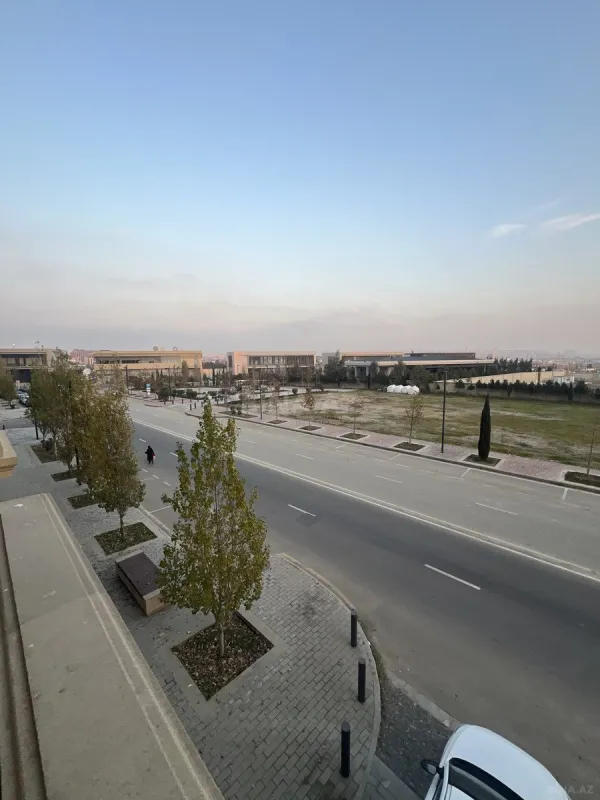 Satılır 5 otaqlı mənzil 193 m²