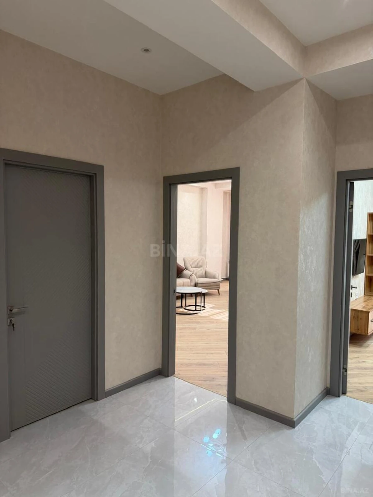 Kirayə verilir 2 otaqlı mənzil 91 m²