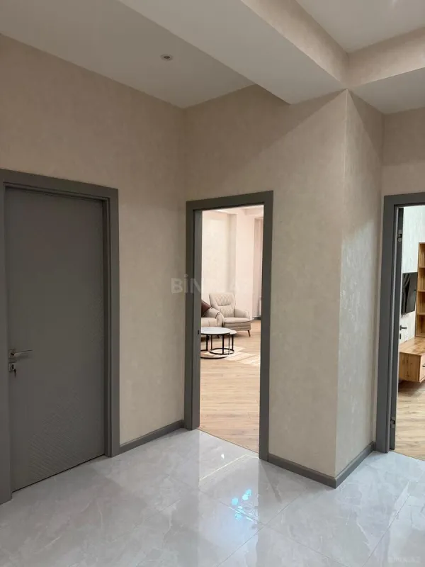 Kirayə verilir 2 otaqlı mənzil 91 m²