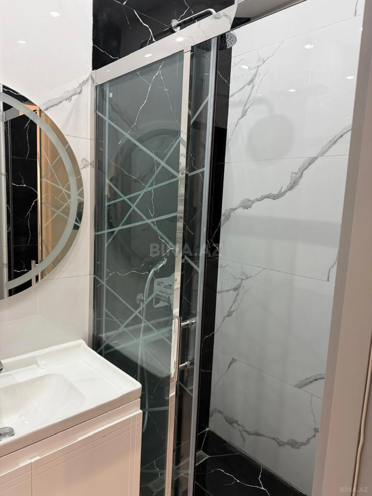 Kirayə verilir 2 otaqlı mənzil 91 m²