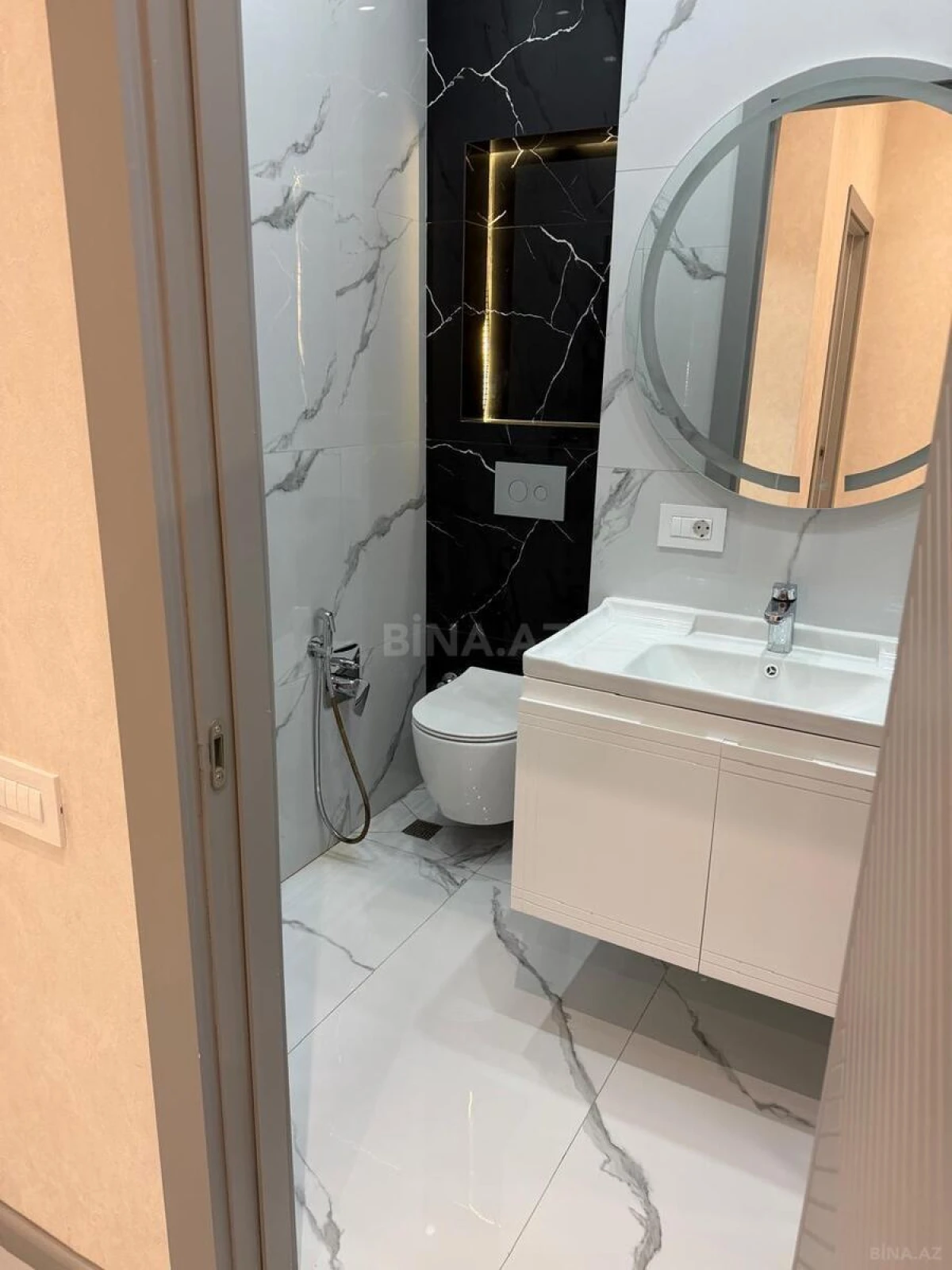 Kirayə verilir 2 otaqlı mənzil 91 m²