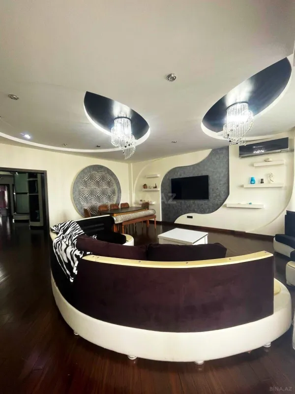 Satılır 3 otaqlı mənzil 155 m²