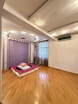 Satılır 4 otaqlı mənzil 223 m²