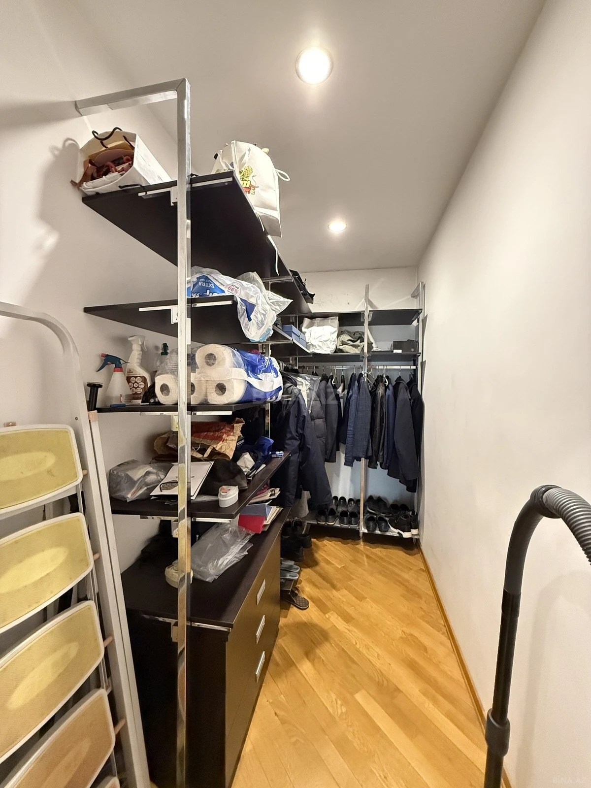 Satılır 4 otaqlı mənzil 223 m²