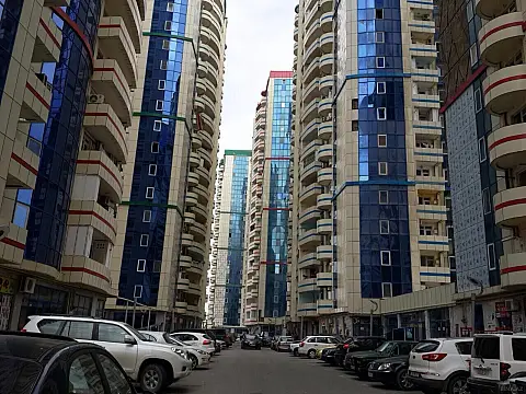 Satılır obyekt 870 m²
