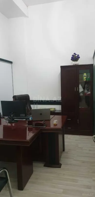 Satılır obyekt 870 m²