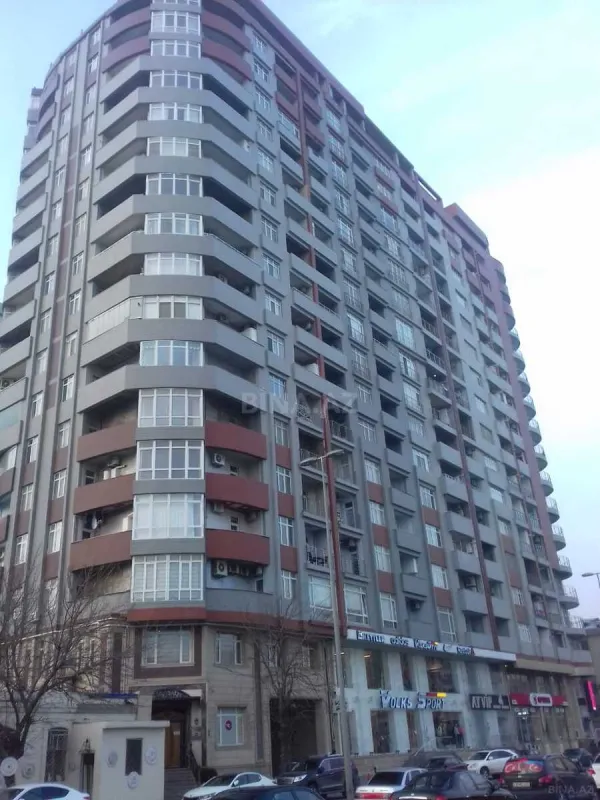 Satılır 3 otaqlı mənzil 170 m²