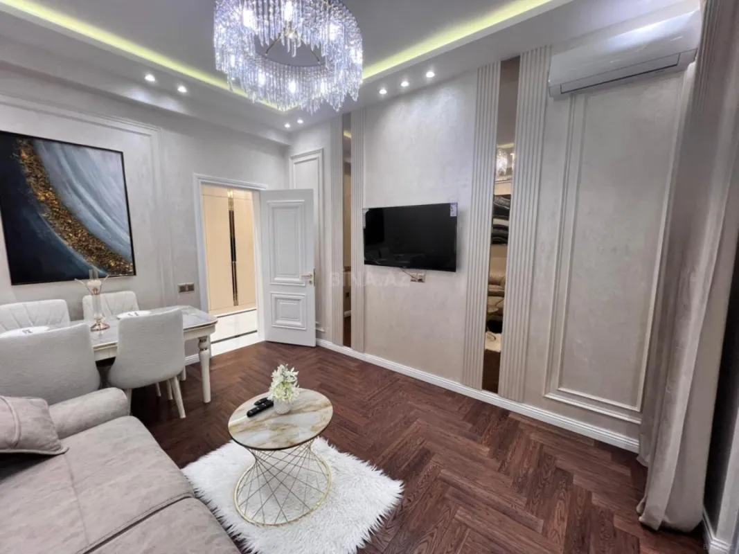 Kirayə verilir 2 otaqlı mənzil 75 m²