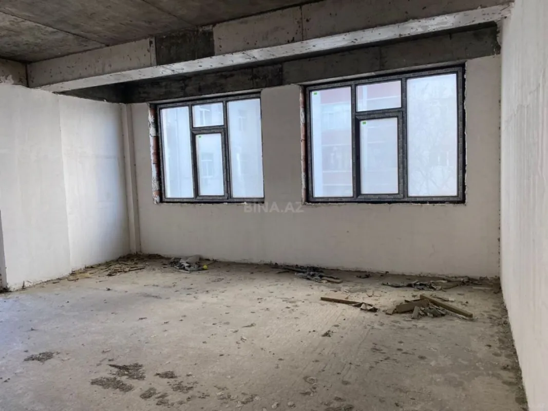 Satılır 4 otaqlı mənzil 145 m²