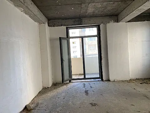 Satılır 4 otaqlı mənzil 145 m²