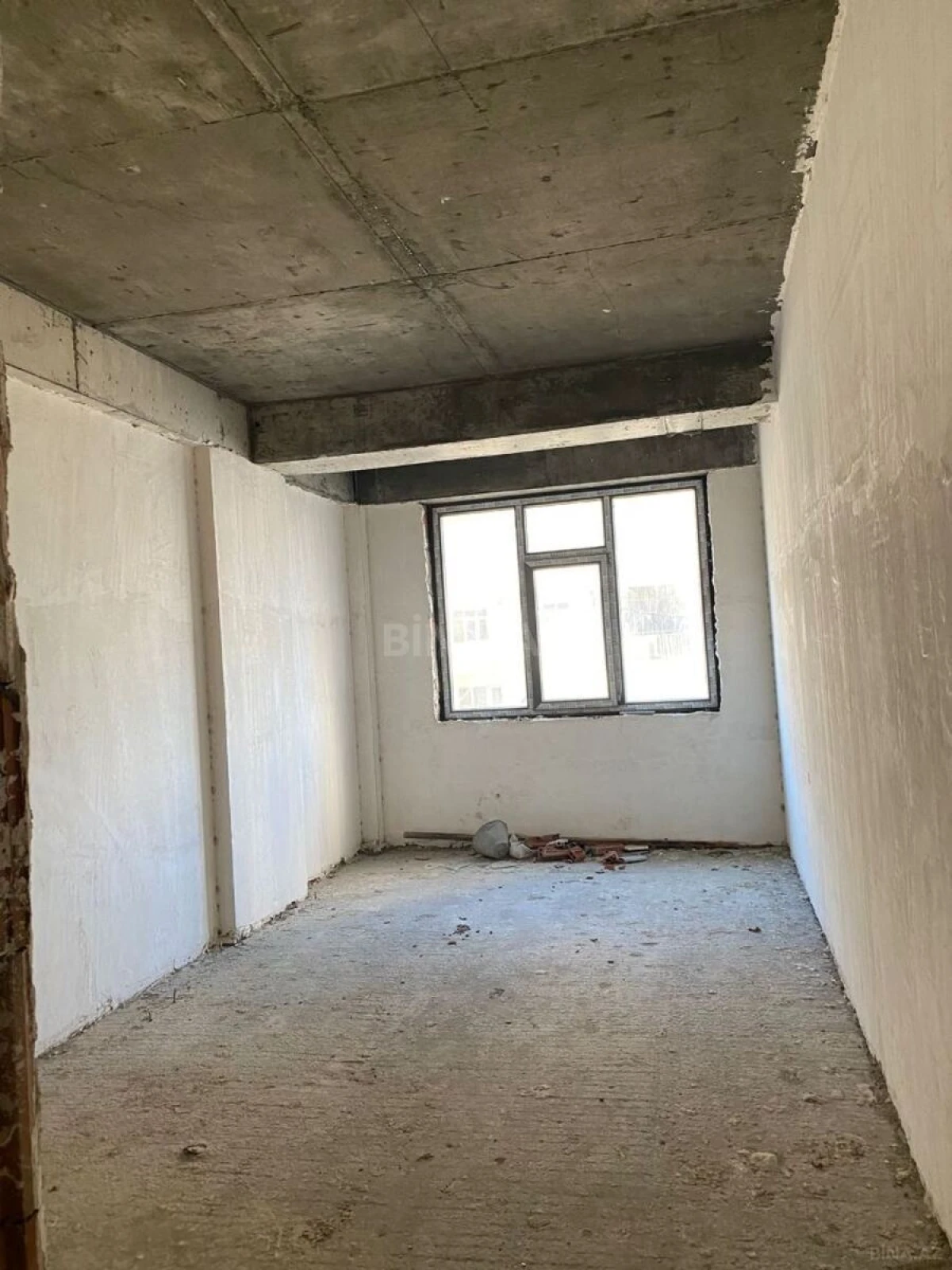 Satılır 4 otaqlı mənzil 145 m²