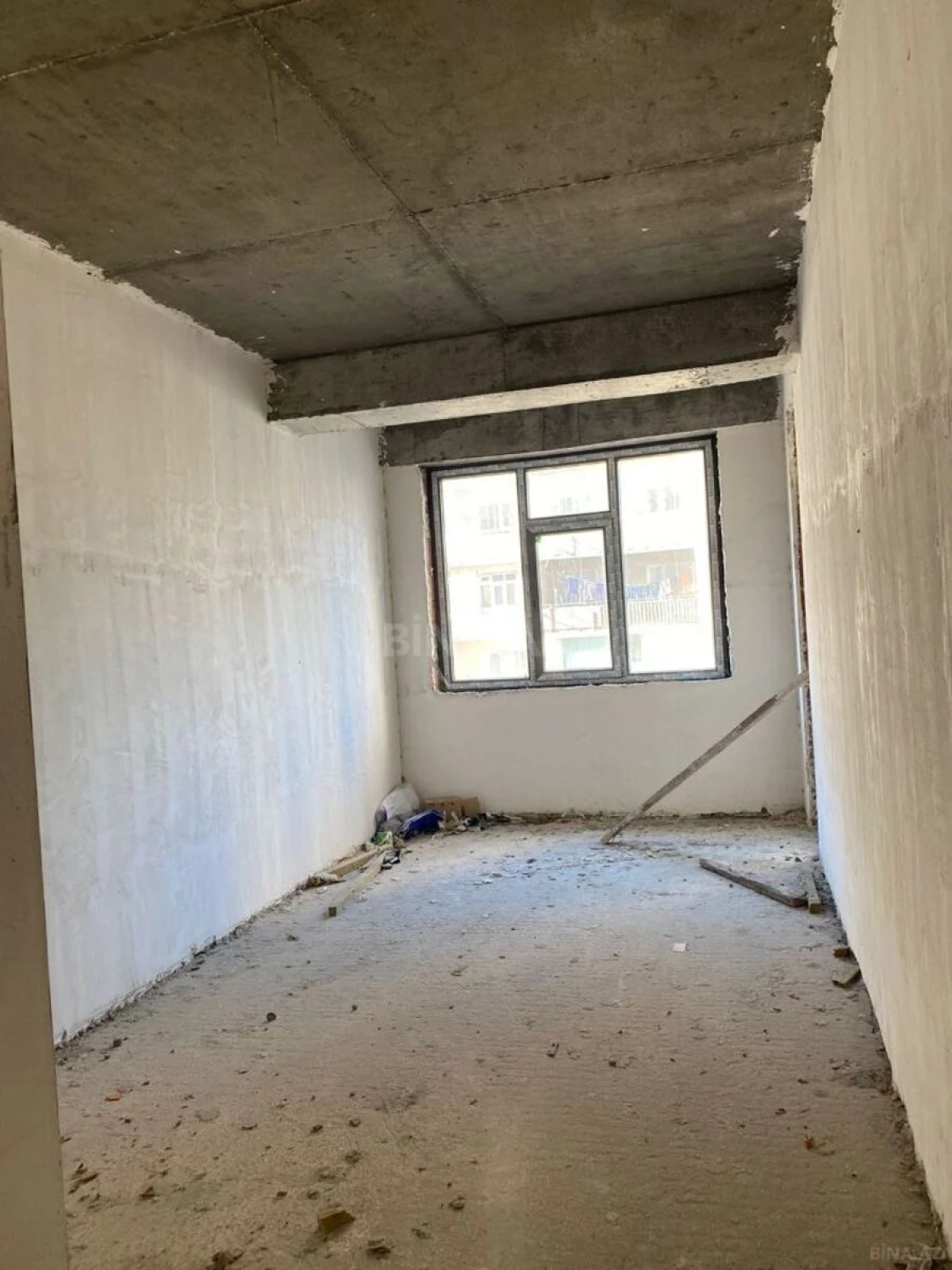 Satılır 4 otaqlı mənzil 145 m²