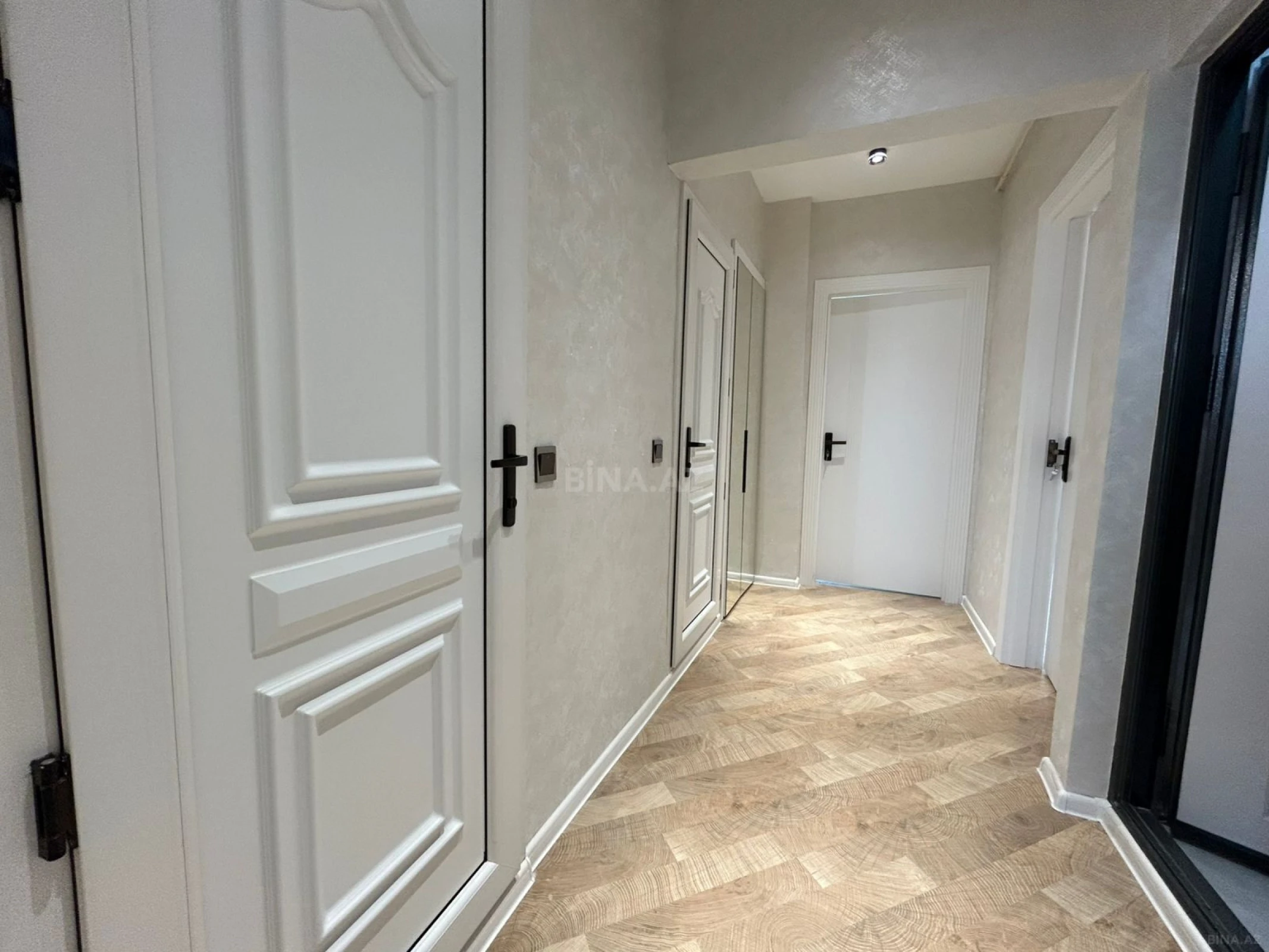 Satılır 2 otaqlı mənzil 65 m²