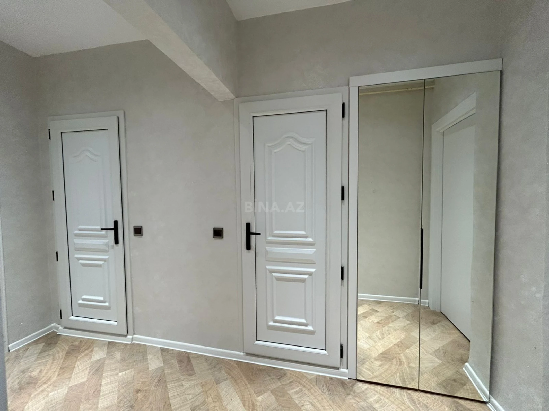 Satılır 2 otaqlı mənzil 65 m²