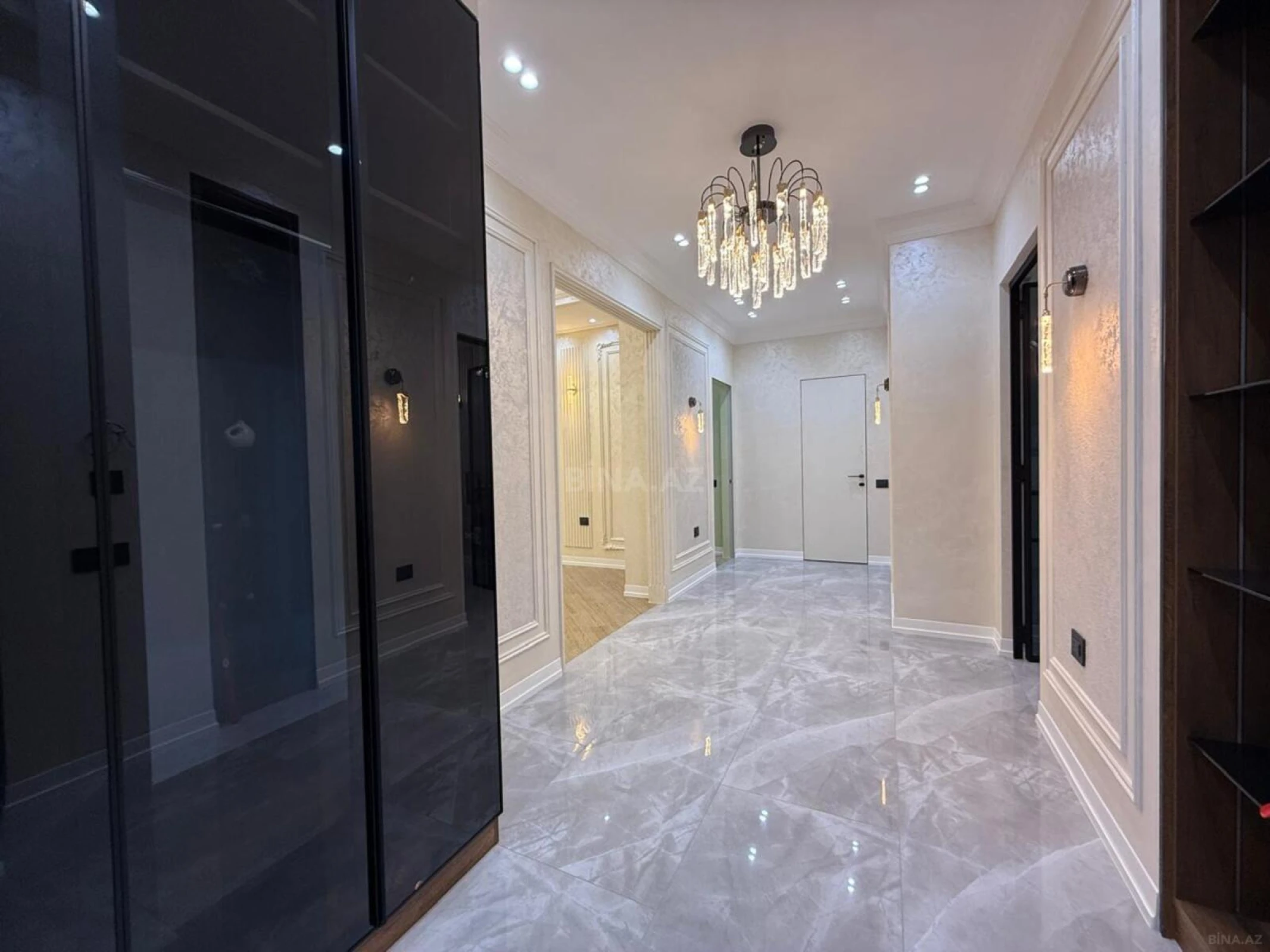 Satılır 3 otaqlı mənzil 123 m²