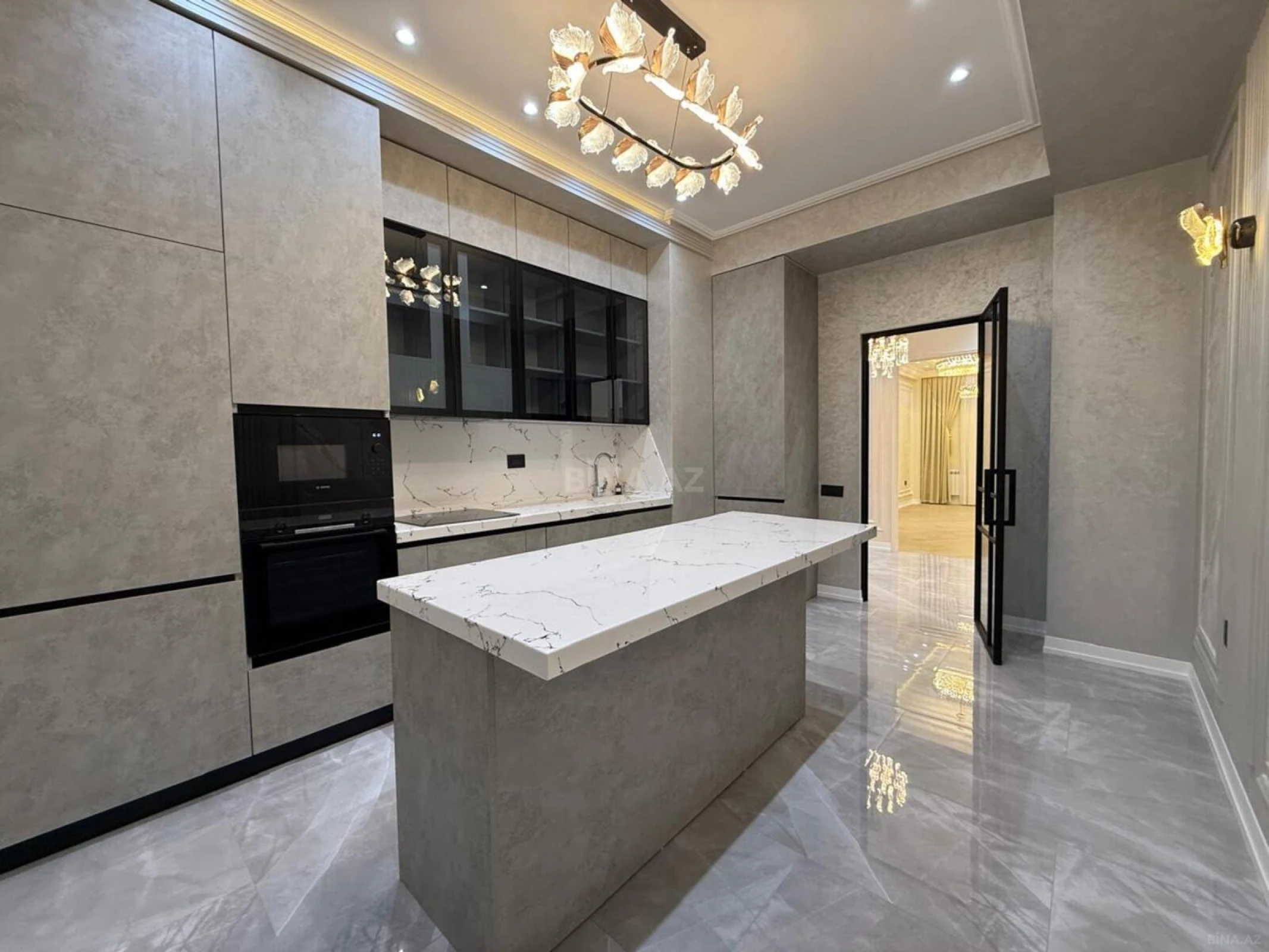 Satılır 3 otaqlı mənzil 123 m²