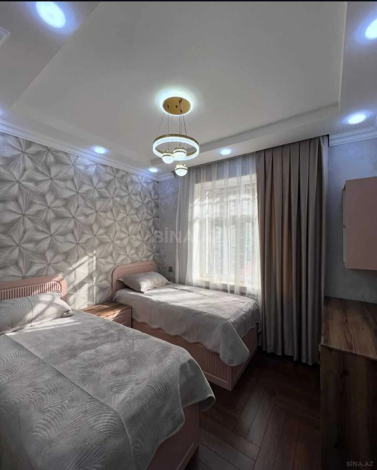 Satılır 2 otaqlı mənzil 63 m²