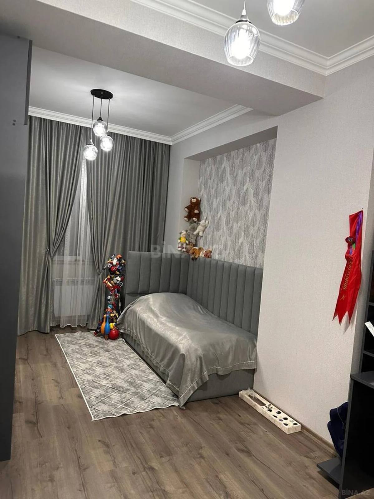 Satılır 3 otaqlı mənzil 107 m²