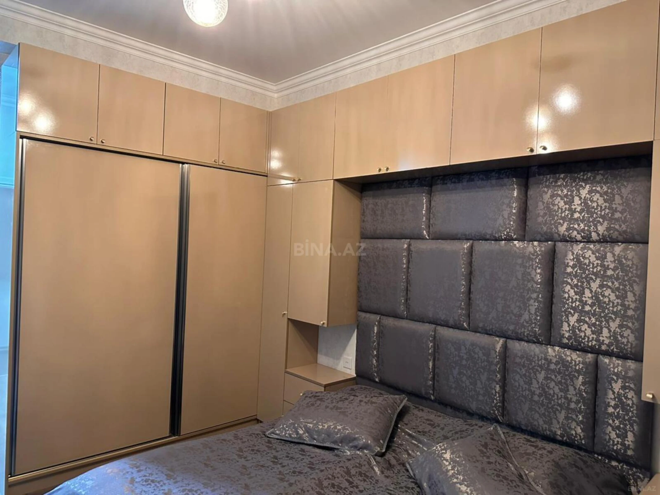 Satılır 3 otaqlı mənzil 107 m²