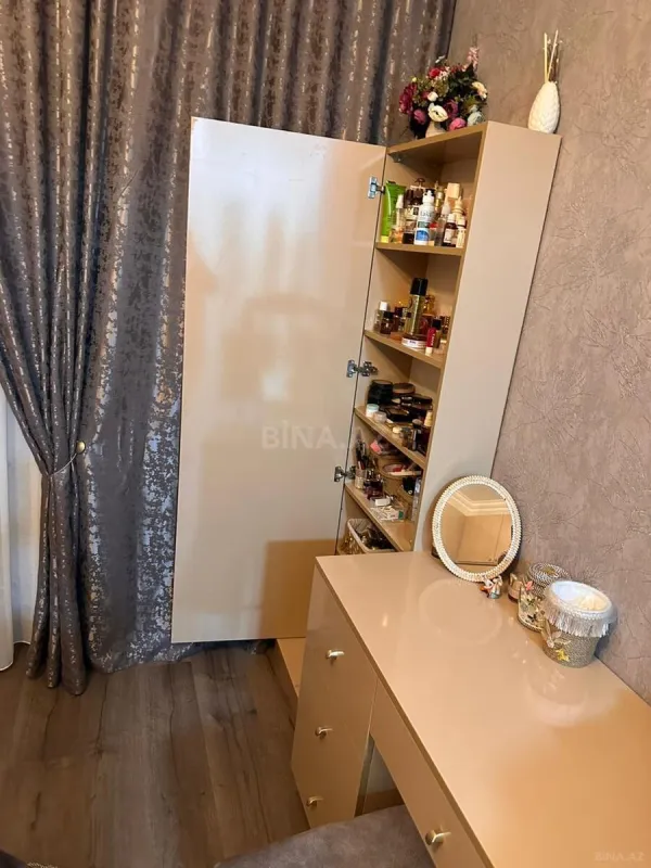 Satılır 3 otaqlı mənzil 107 m²