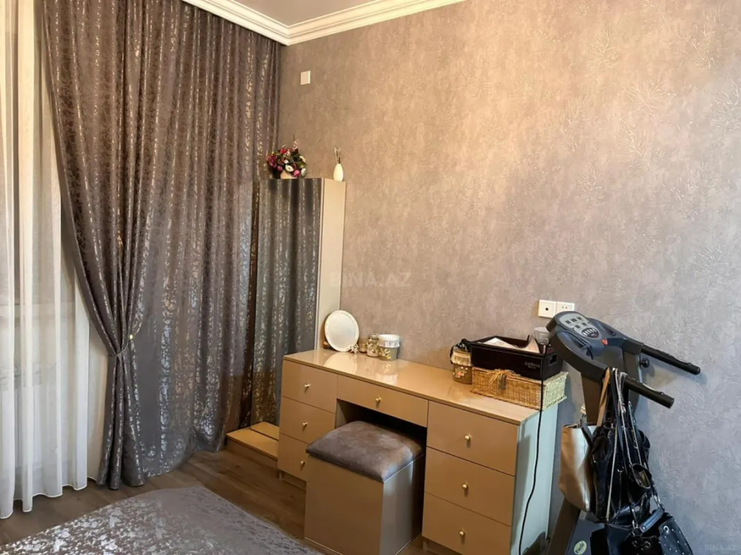 Satılır 3 otaqlı mənzil 107 m²