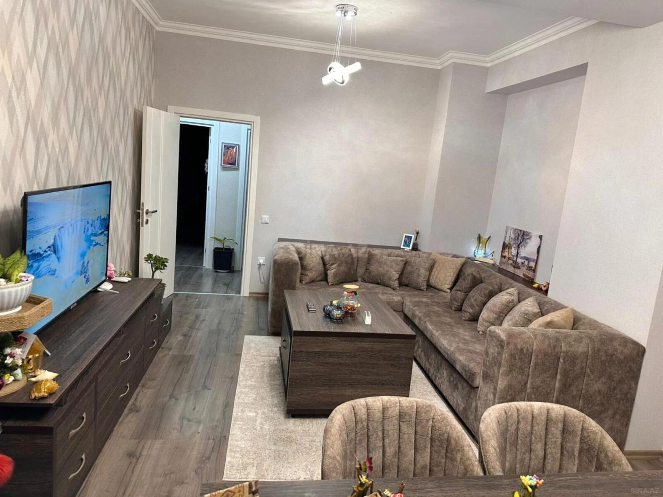 Satılır 3 otaqlı mənzil 107 m²
