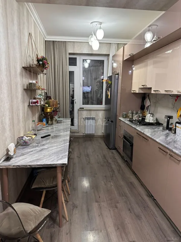 Satılır 3 otaqlı mənzil 107 m²