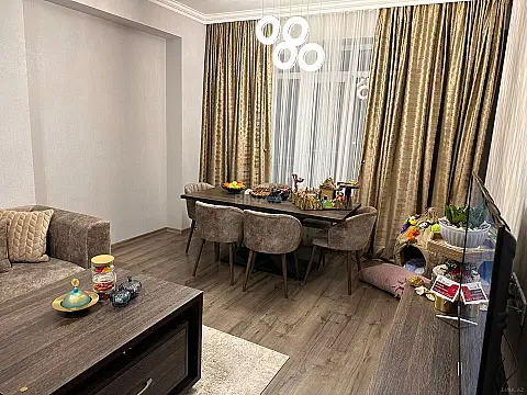 Satılır 3 otaqlı mənzil 107 m²