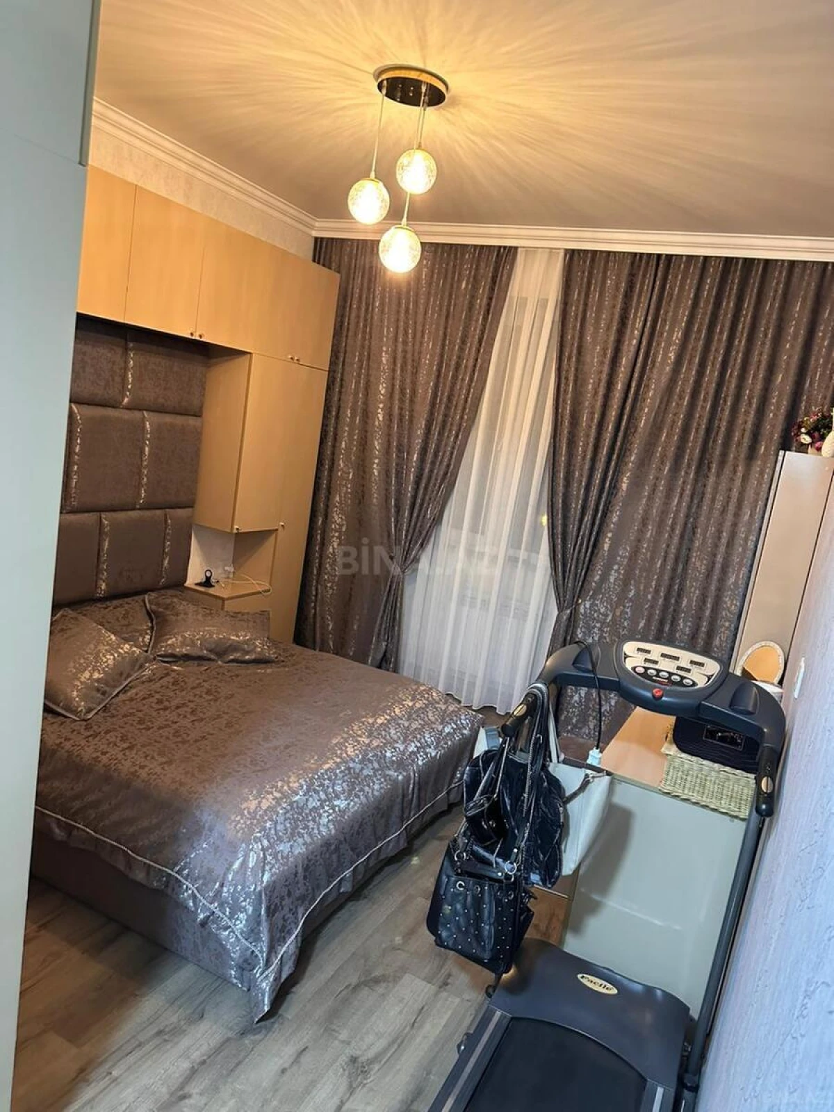 Satılır 3 otaqlı mənzil 107 m²