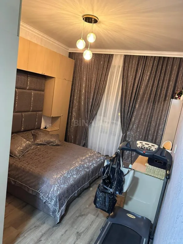 Satılır 3 otaqlı mənzil 107 m²